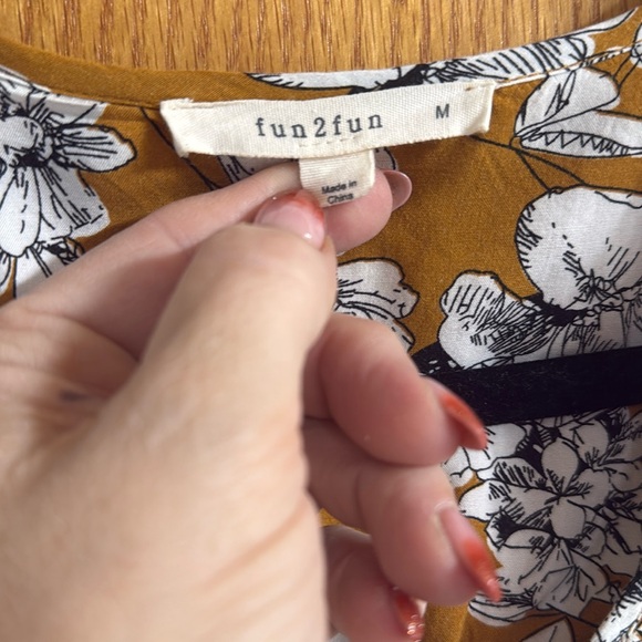 Fun2Fun Maley Pleated Top - Stitch Fix Size M - Picture 2 of 4